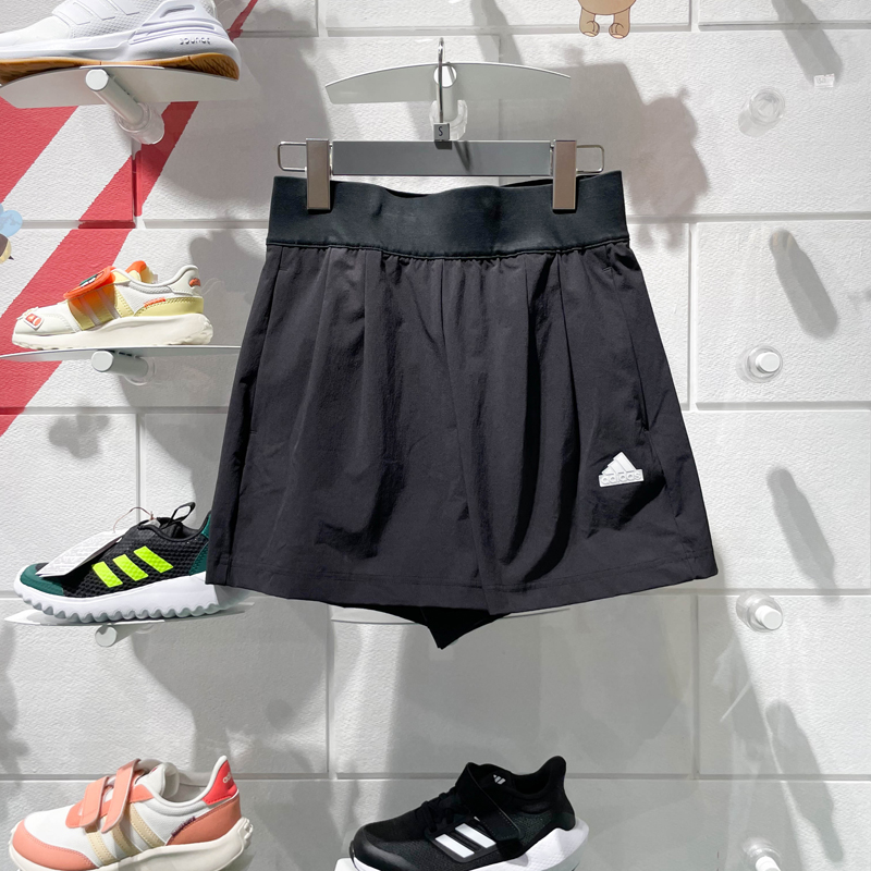 阿迪达斯女装2024夏新款城野共生运动休闲宽松透气舒适短裤IM8827
