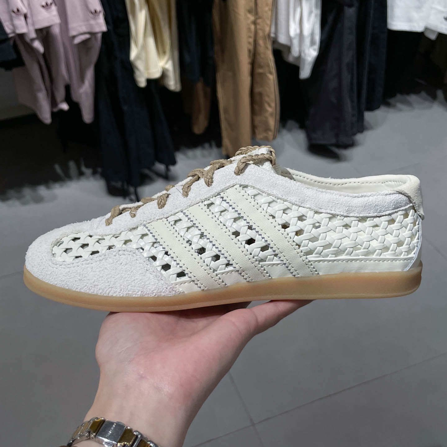 Adidas阿迪达斯三叶草女