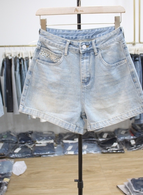 艾拿18137浅蓝色水洗修身牛仔短裤2025年夏季新款女装显瘦热裤