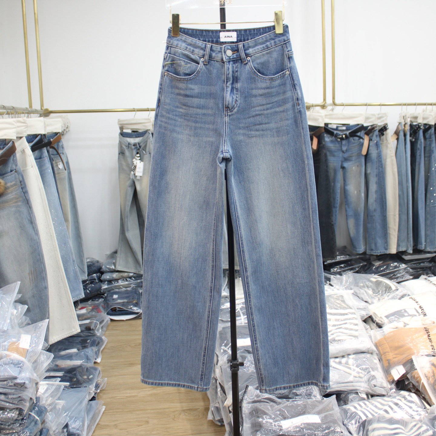 艾拿95183水洗高腰宽松直筒牛仔裤2026年春季女装新款窄版阔腿裤