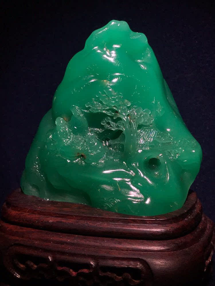 四川雅安绿原石孤品乡间雅聚雕工精细色彩艳丽品种值得收藏传承品