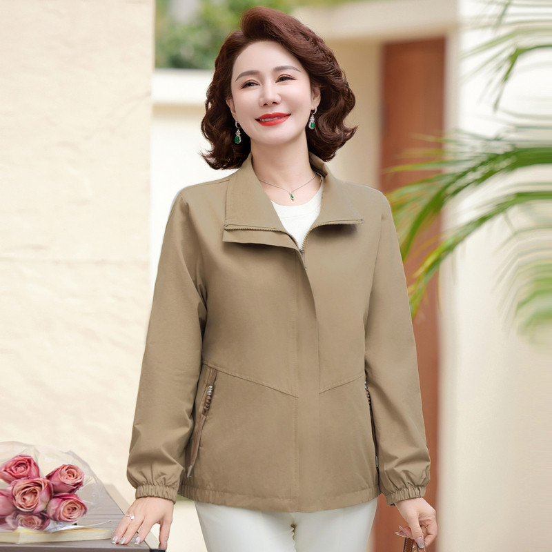 2025新款妈妈春秋装洋气薄款外套中年妇女春装短款上衣中老年风衣