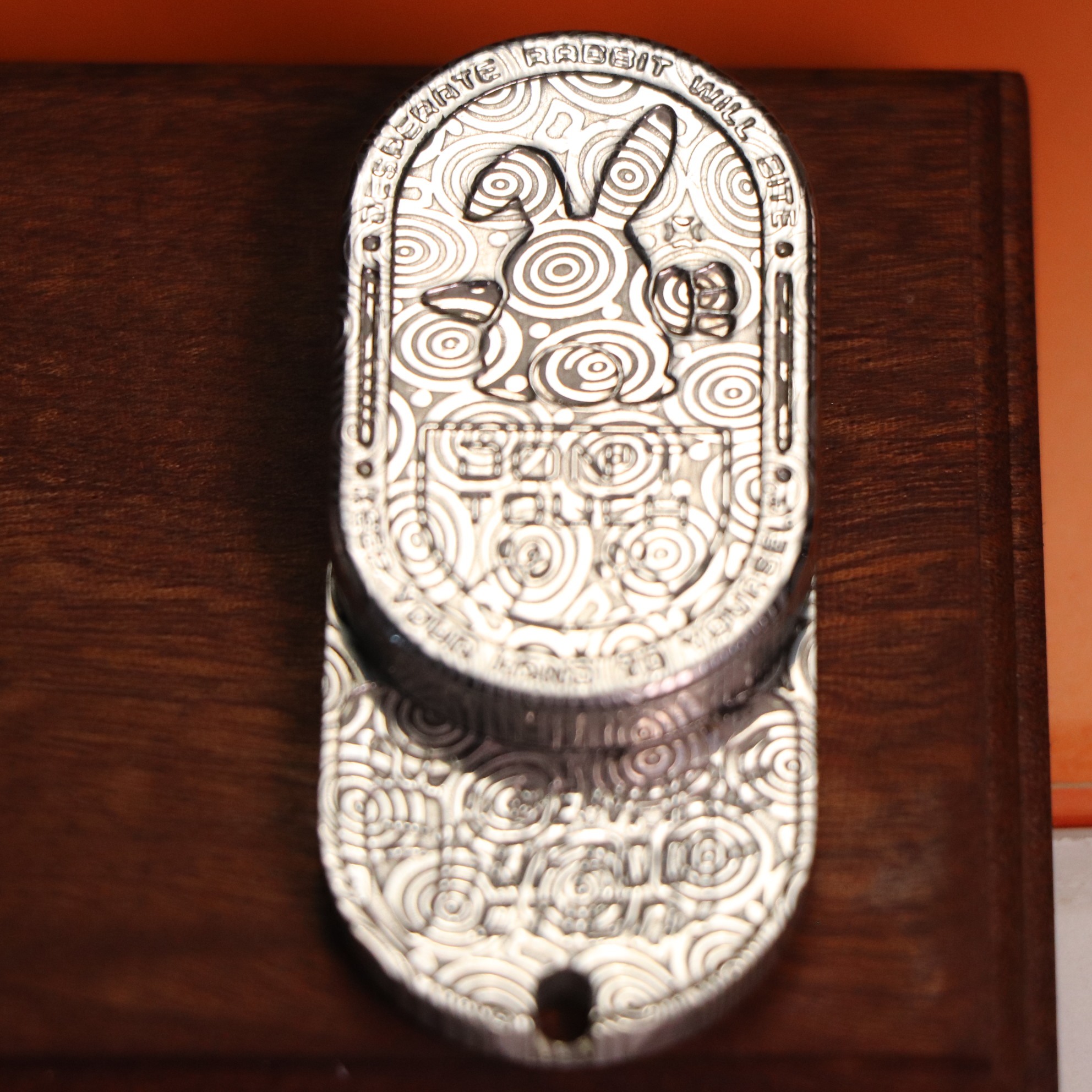 反骨指玩edc 乐派正品真瑞粉暴躁兔子律动高质感金属指上解压玩具