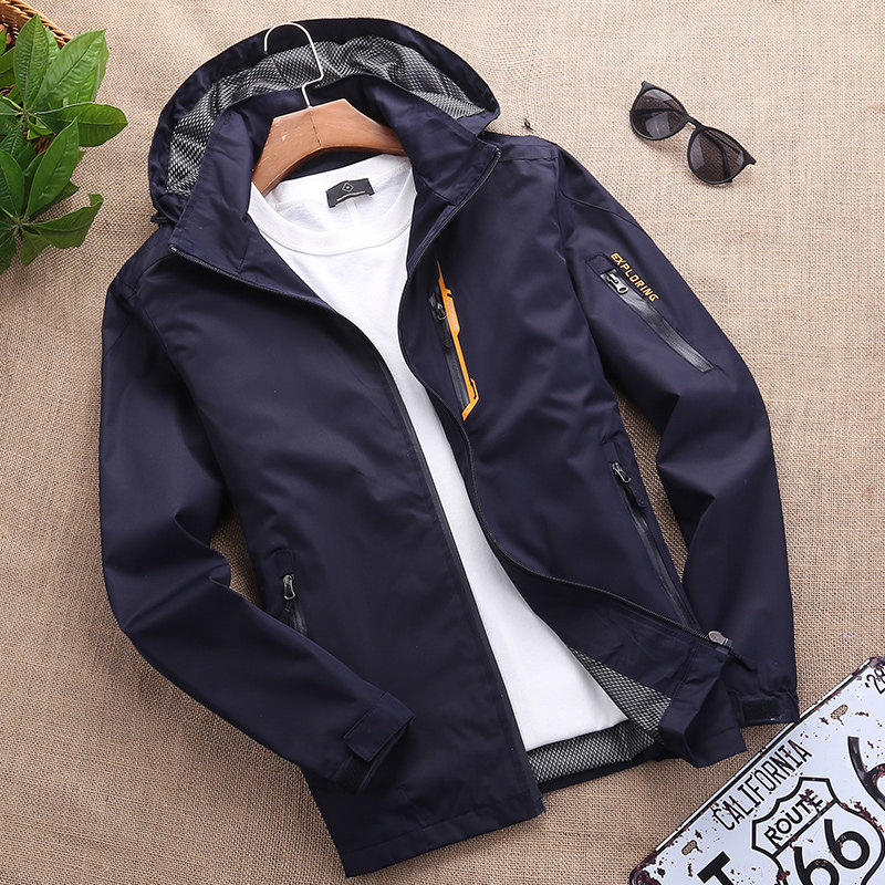 冲锋风衣男装秋冬宽松大码防水帅气韩版加厚防寒户外登山运动外套