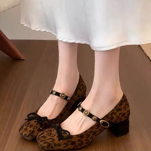 浅口低跟芭蕾法式单鞋女2026新款配裙子设计感小众气质名媛不累脚