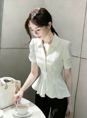 绿色条纹衬衫女夏2026新款小众设计感独特漂亮洋气减龄掐腰上衣夏