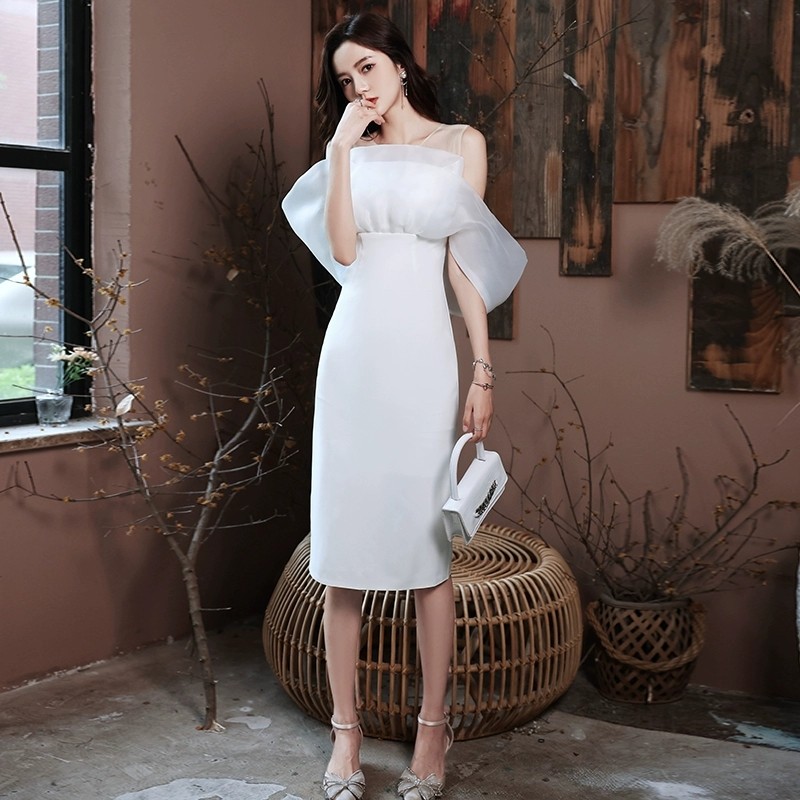 白色飞飞袖抹胸中长款礼服女气质轻奢知性优雅风宴会小个子连衣裙