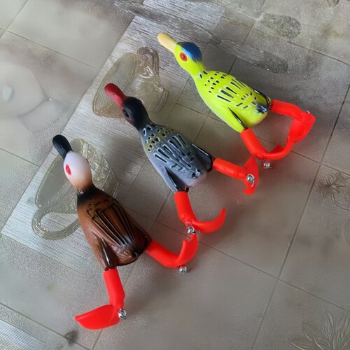 路亚饵螺旋桨脚蹼鸭子浮水软饵