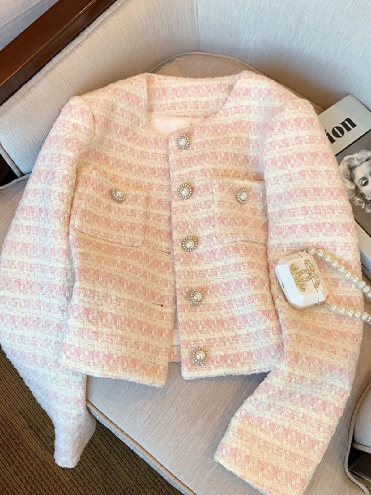 2024 초봄 가을 신상 가디건 패셔너블한 감년 향기로운 스타일의 짧은 외투 유럽 스타일의 여신 스타일 하이 엔드 탑