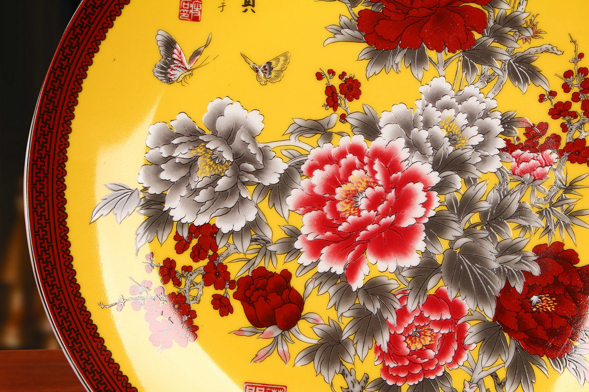JINGDEZHEN 도자기 노란색 배경 옥 홀 풍부한 모란 접시 교수형 접시 꽃 접시 중국 스타일 가정용 가구
