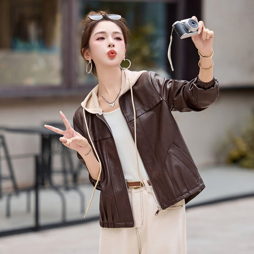 休闲皮衣外套女短款时尚可脱卸连帽皮夹克机车服春秋新款洋气减龄