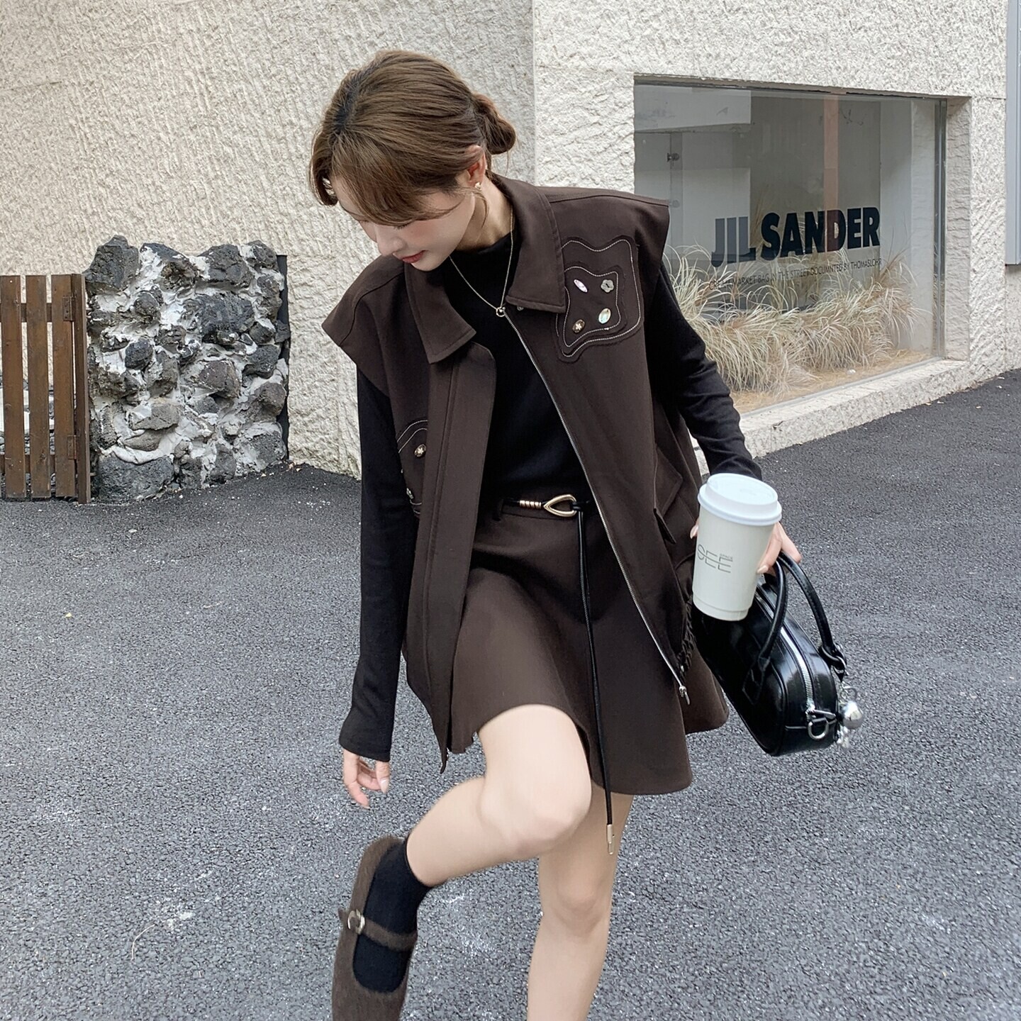 刺绣翻领马甲打底衫短裙三件套