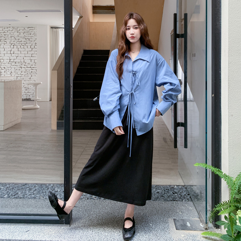 蓝色温柔系穿搭蝴蝶结衬衫套装女秋2025新款减龄休闲半身裙两件套