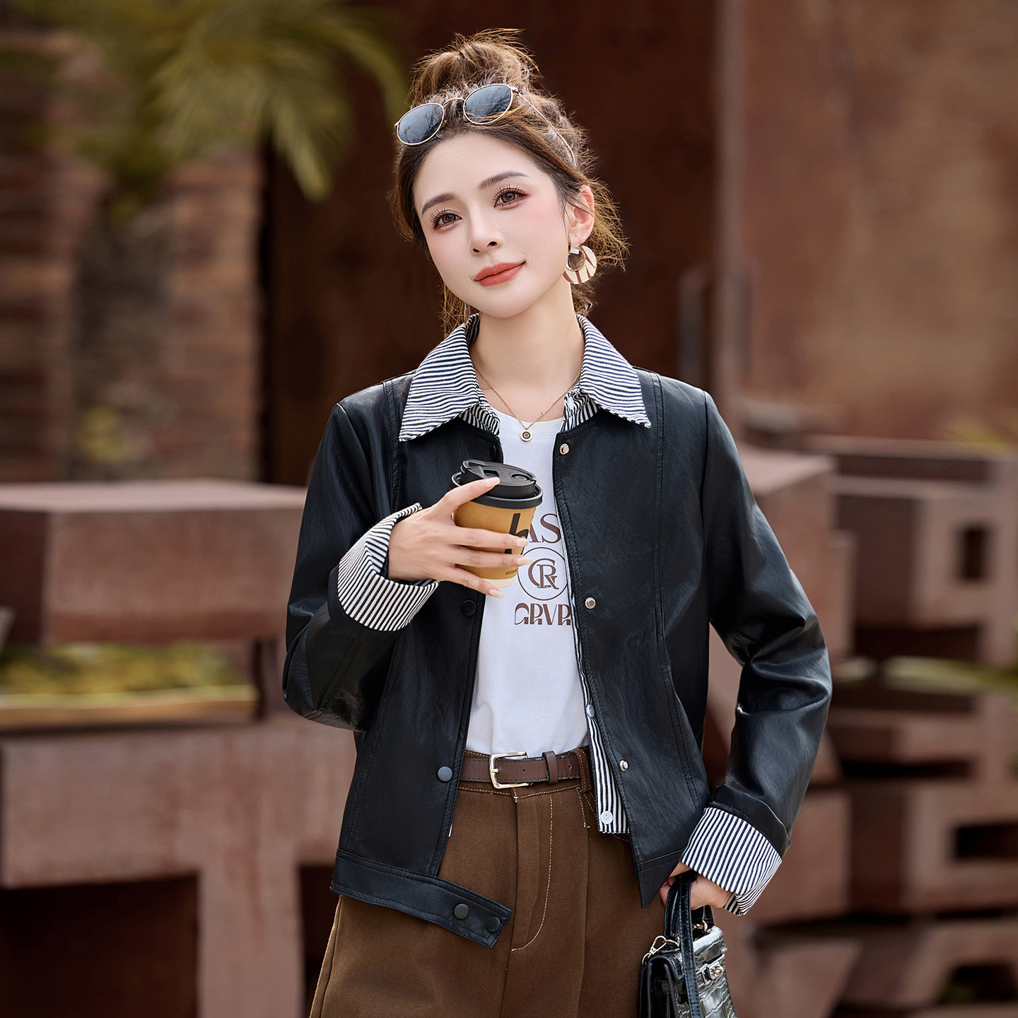 条纹拼接假两件皮衣外套女秋装新款小个子独特超好看PU皮夹克上衣
