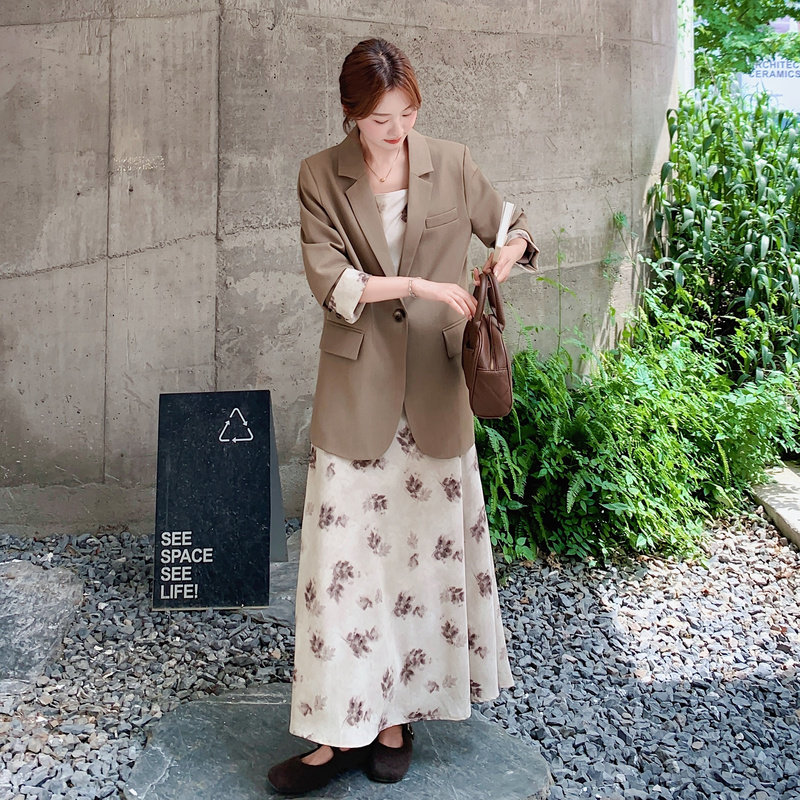 轻熟风碎花吊带裙两件套女春秋新款盐系高级感休闲西装连衣裙套装