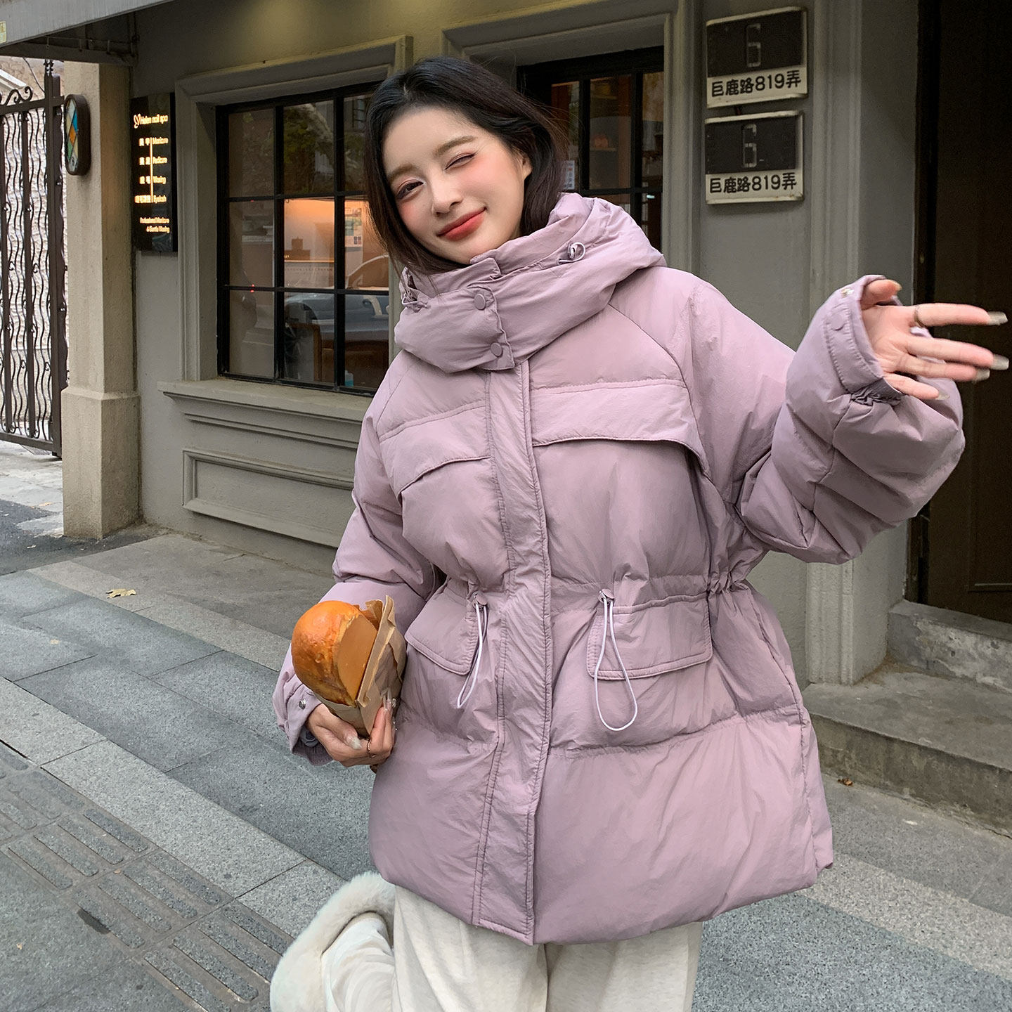 超好看紫色收腰羽绒服女短款冬2026新款小个子学生连帽白鸭绒棉服