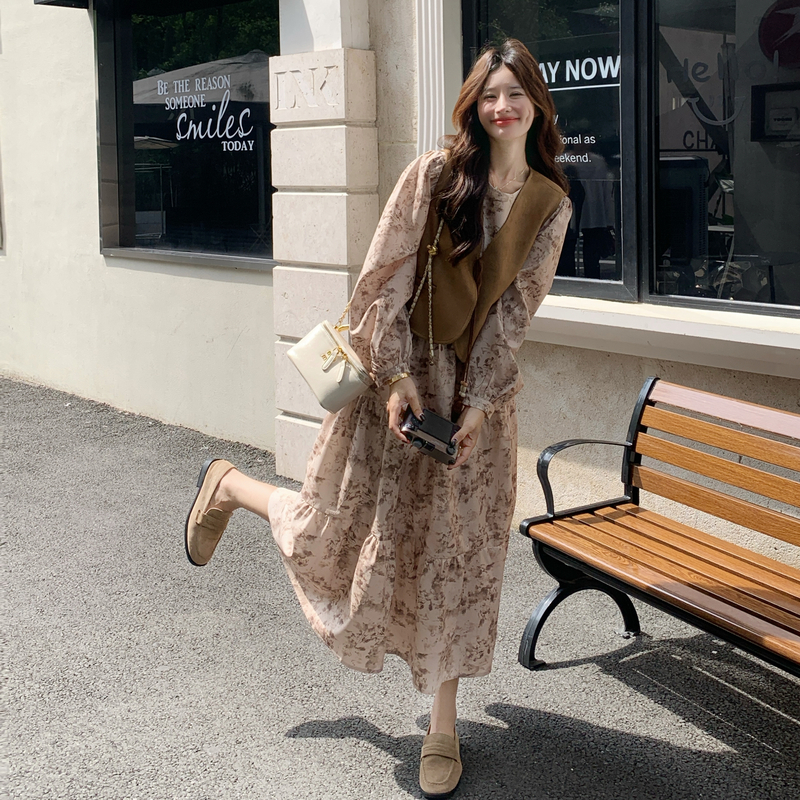 轻熟风复古麂皮绒马甲法式碎花长裙新款两件套连衣裙女秋2025新款
