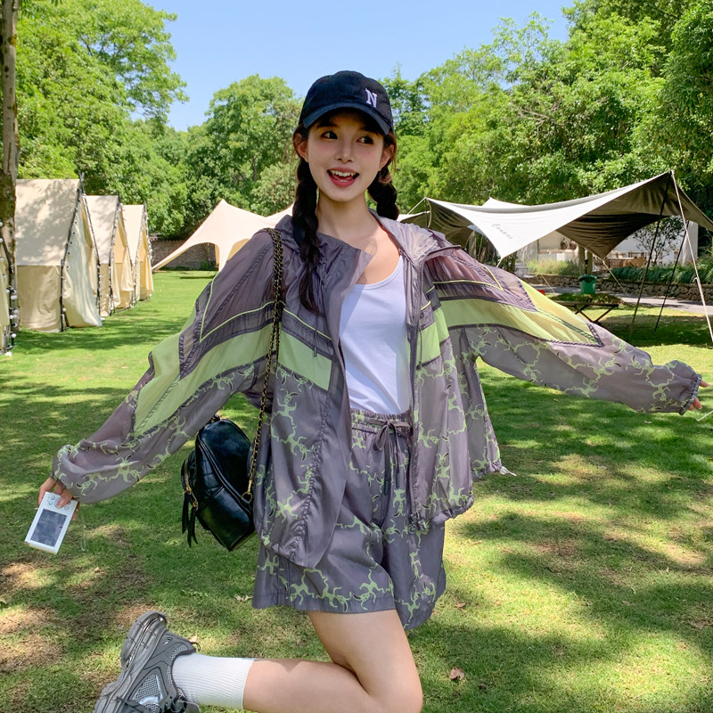 轻薄连帽碎花防晒衬衫短裤套装女夏新款小个子ootd穿搭休闲两件套