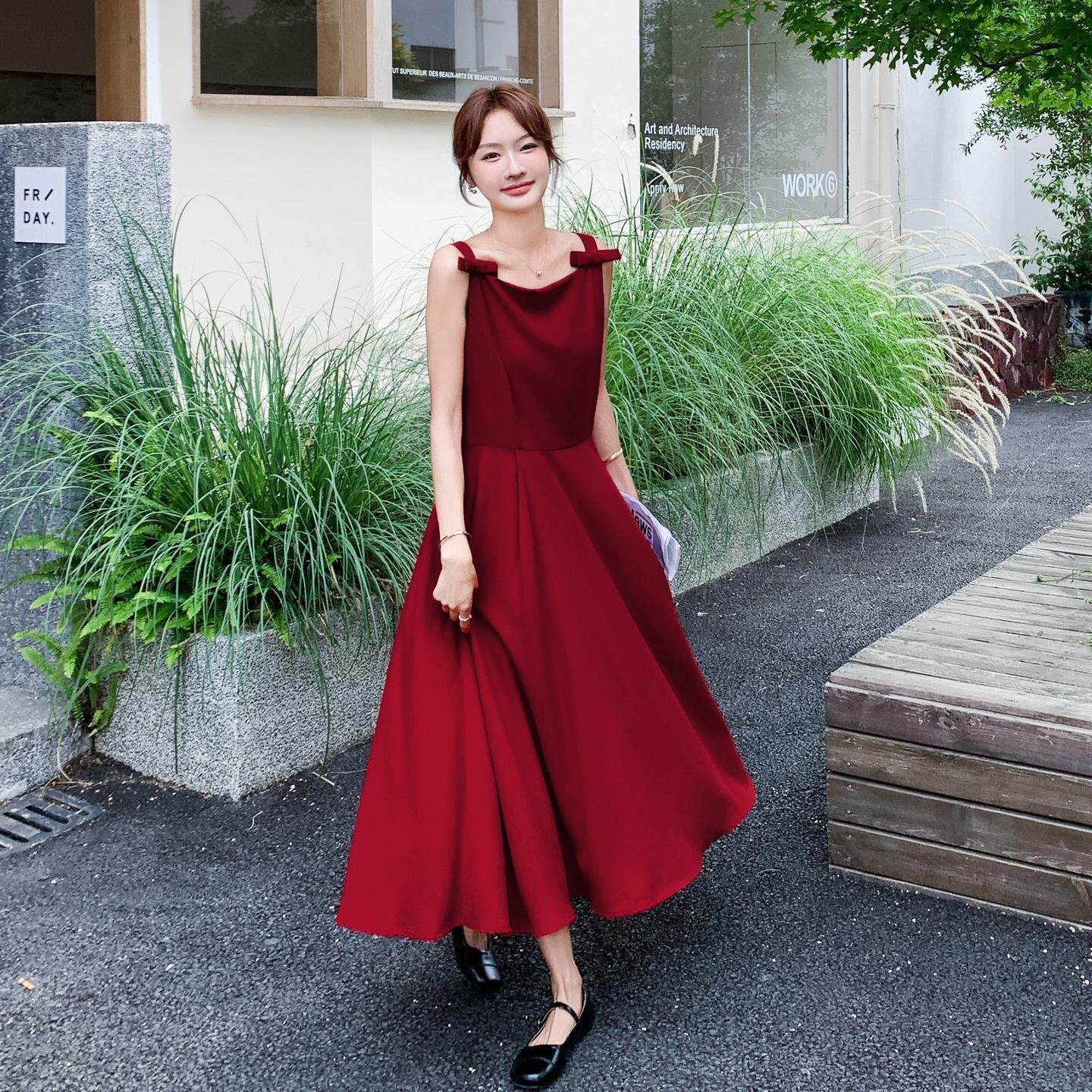 红色连衣裙女法式赫本风订婚礼服裙日常可穿小红裙高级感蝴蝶结夏