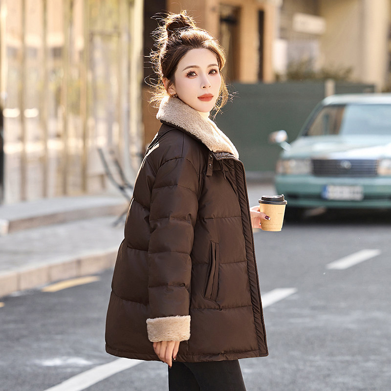 免洗PU皮羽绒服中长款冬季新款加厚保暖羊羔毛大翻领白鸭绒外套