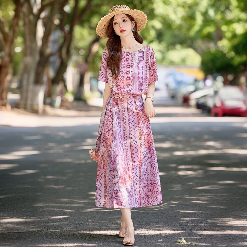 波西米亚印花连衣裙女夏季新款收腰系带气质优雅过膝一片式长裙子