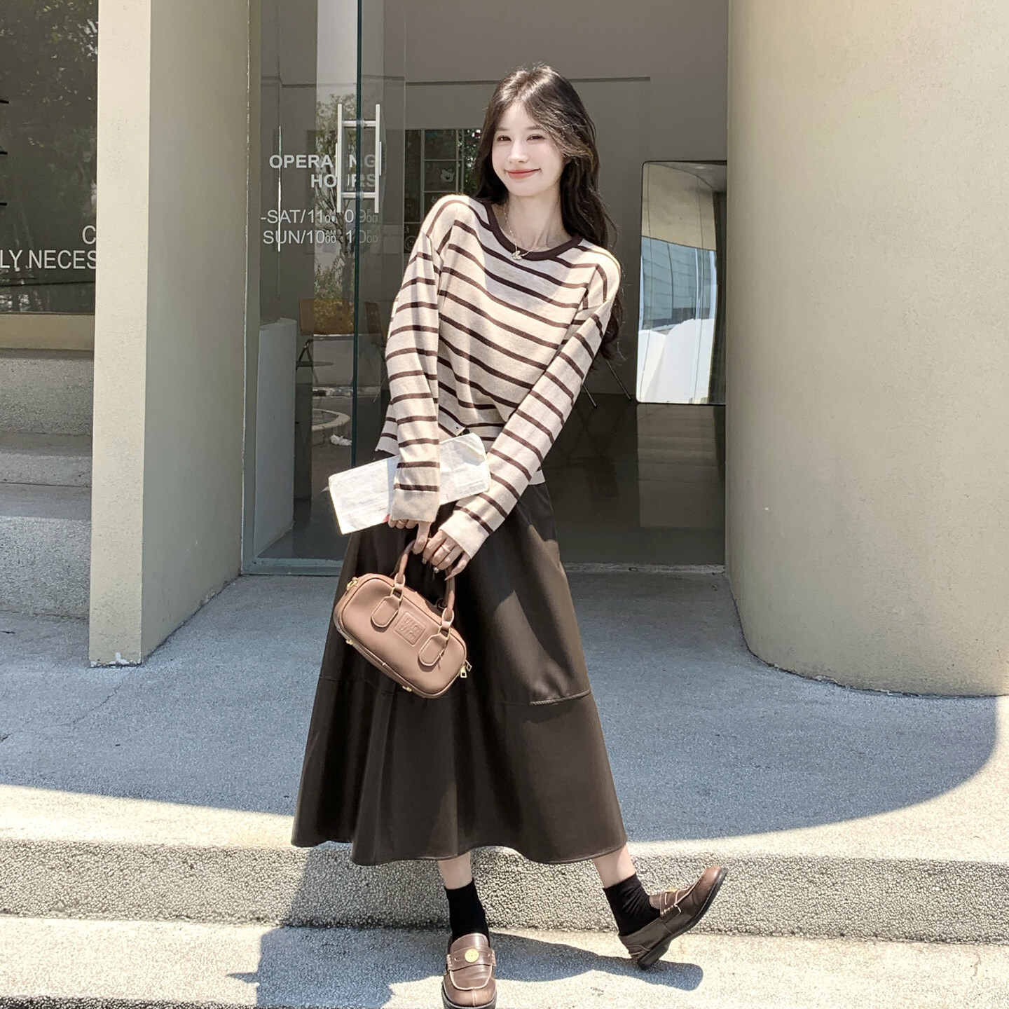 韩系复古条纹针织衫套装女松弛感上衣显瘦中长款皮质半身裙两件套