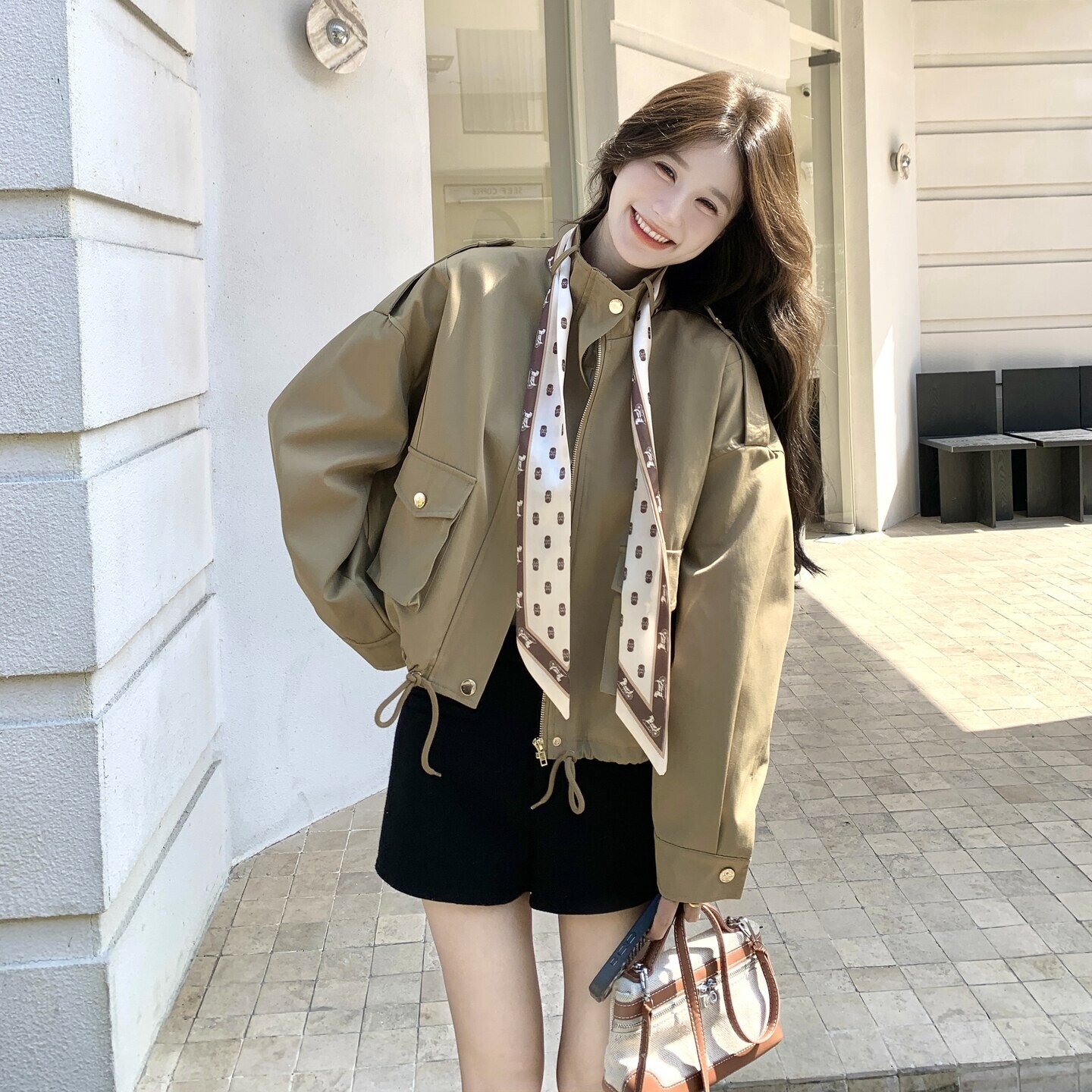 韩版宽松短款外套女2026秋季新款卡其色翻领拉链腰带休闲夹克上衣