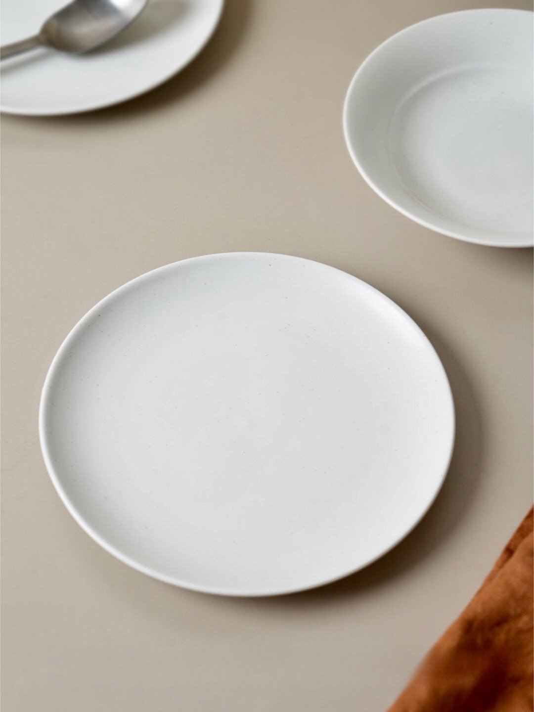 出韩国肤感奶油白芝麻釉甜品盘19cm高温釉下彩微波炉微瑕@4-2@,餐饮具,盘,淘宝优惠券,粉丝福利购,淘宝优惠卷