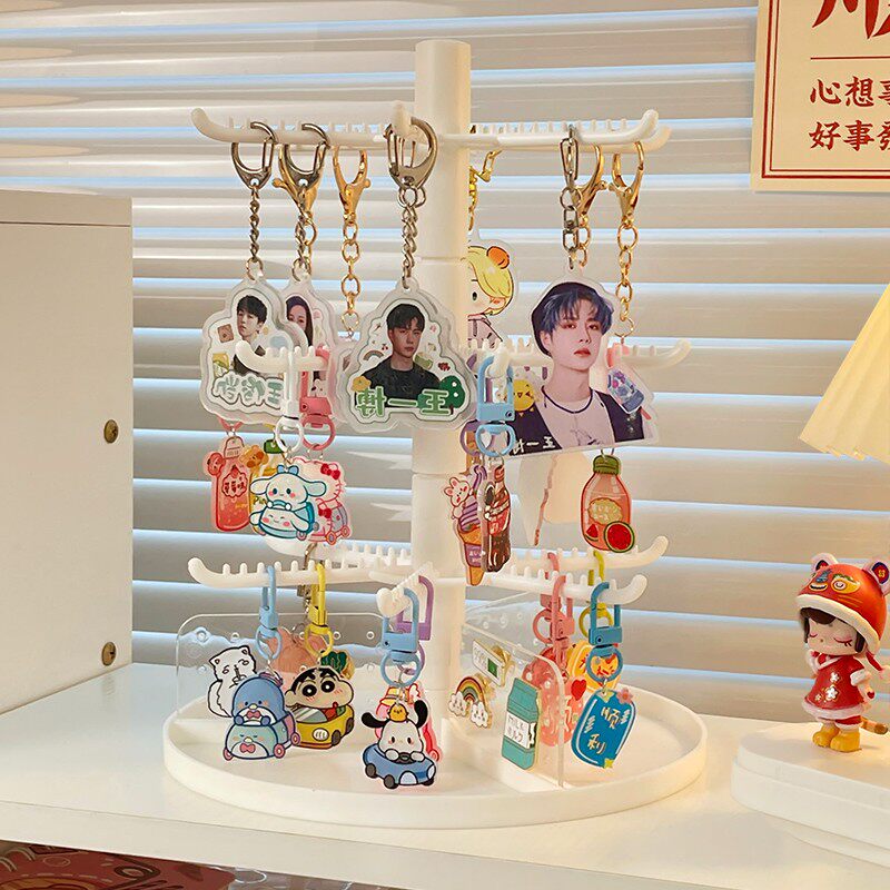 钥匙扣挂件收纳架咕卡立牌亚克力周边美工区桌面手链首饰品展示架