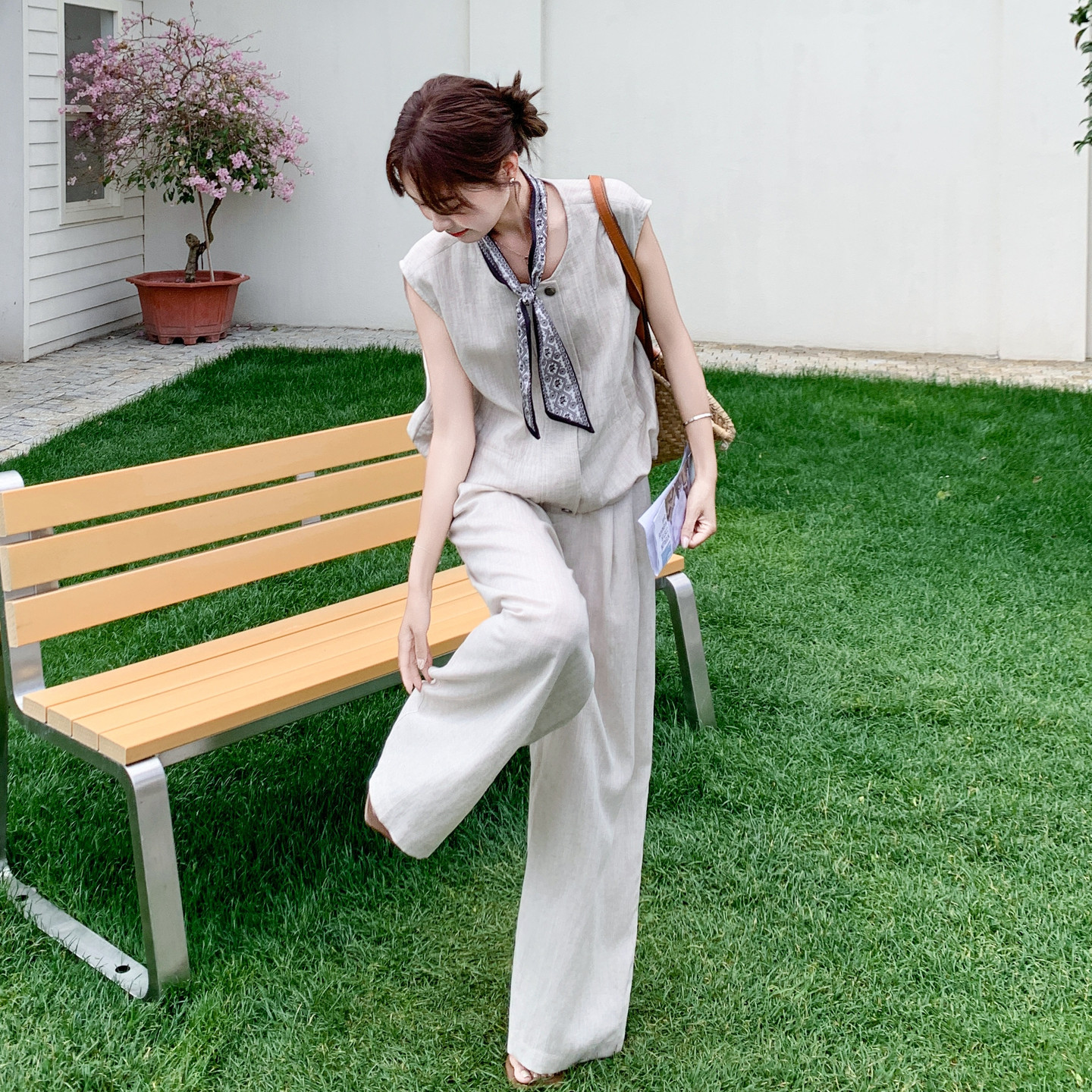 现货2C369-6317P185K288新款两件套带丝巾，女装套装/套裙，浙宝271