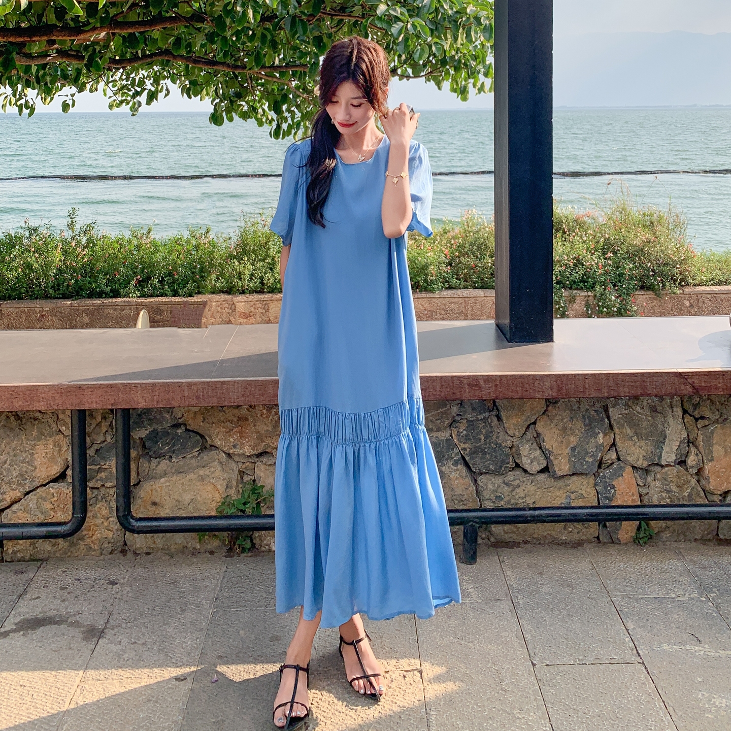 蓝色超好看小心机露背连衣裙套装女2025夏新款设计感气质减龄长裙，女装连衣裙，浙宝271