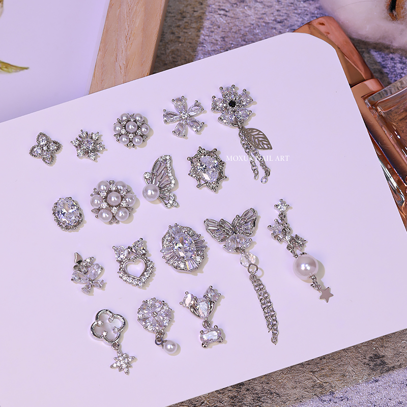 铜镶锆石银色蝴蝶美甲饰品网红爆款超闪新款简约百搭指甲钻石TG02