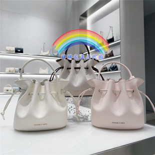 CHARLES&KEITH小CK2-10271696抽绳简约手提水桶包斜挎包福袋包