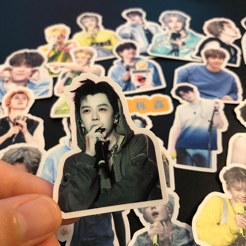 王栎鑫贴纸演唱会周边糊糊应援图片