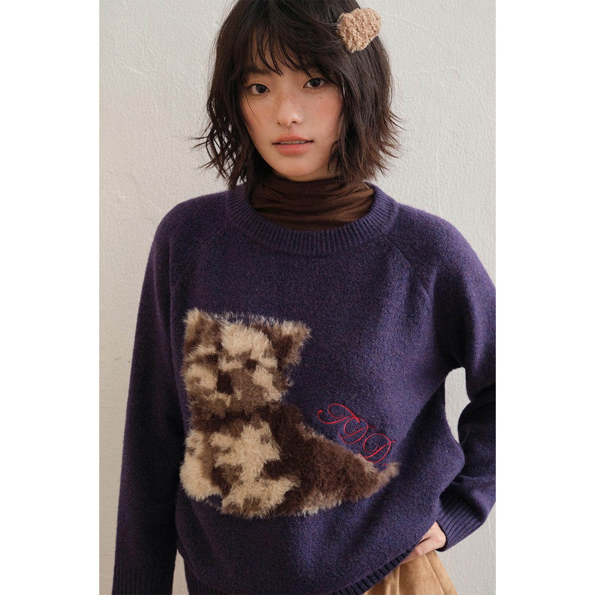 TDDP 设计感刺绣小狗紫色毛衣女2024新款冬季加厚软糯圆领针织衫