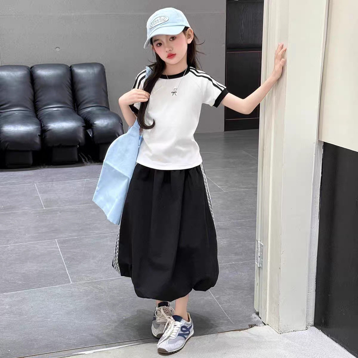 2026超火女童夏休闲短袖T恤套装裙女大童宽松半身裙花包裙两件套