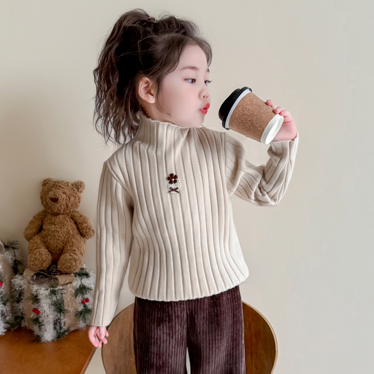 女宝宝秋冬款加绒加厚毛衣2025新款女孩纯棉针织上衣中小童打底衫