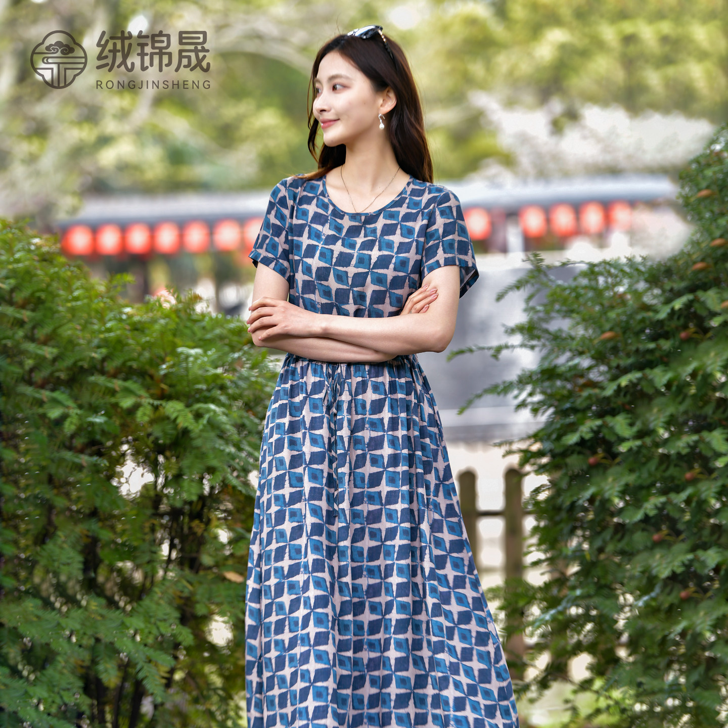 2026夏季新款气质棉绸连衣裙女修身显瘦旅游度假时尚沙滩长裙子
