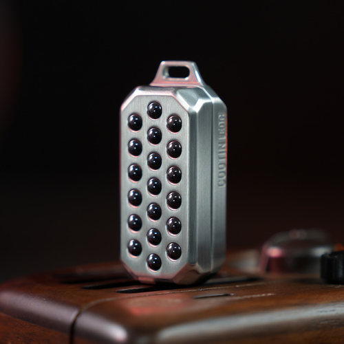 潮廷正品蟾蜍蛤蟆捏泡泡磁力段落推牌edc甩牌解压玩具金属啪啪币