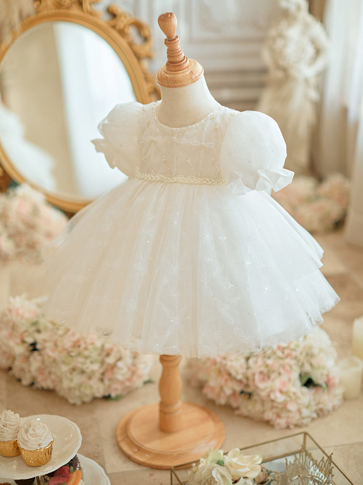 女童礼服2025新款白色泡泡袖蓬蓬纱裙女童生日抓周小礼服裙子