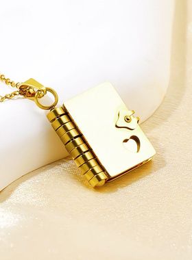 欧美相册不锈钢情侣情书书本项链爱心开合书本吊坠镀18k金锁骨链