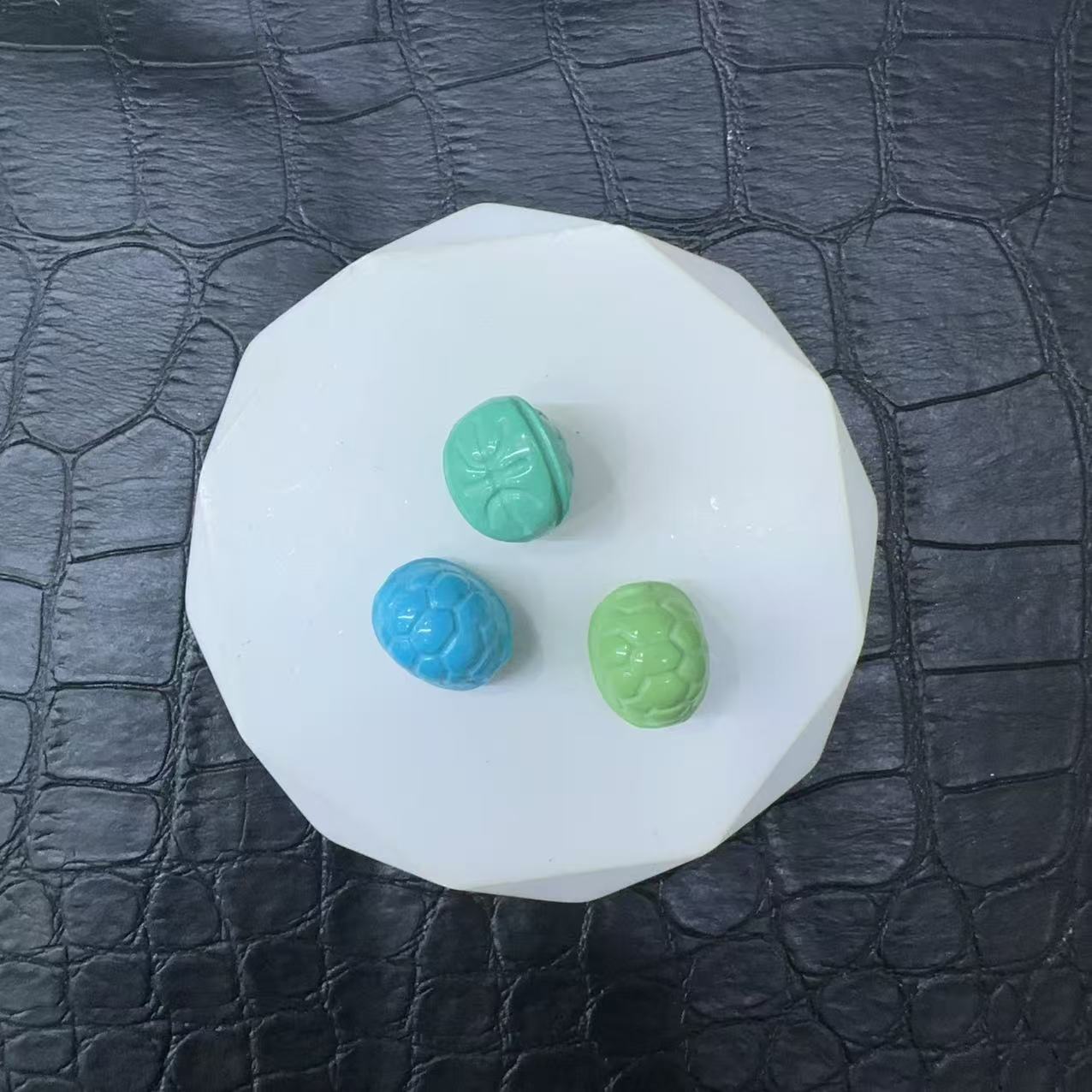菱镁矿仿绿松石富甲天下 龟甲配饰手工雕刻手串隔珠文玩DIY配件