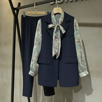 Костюм, жилет, модный комплект, штаны, 3 предмета, коллекция 2021, осенний, яркий броский стиль, по фигуре