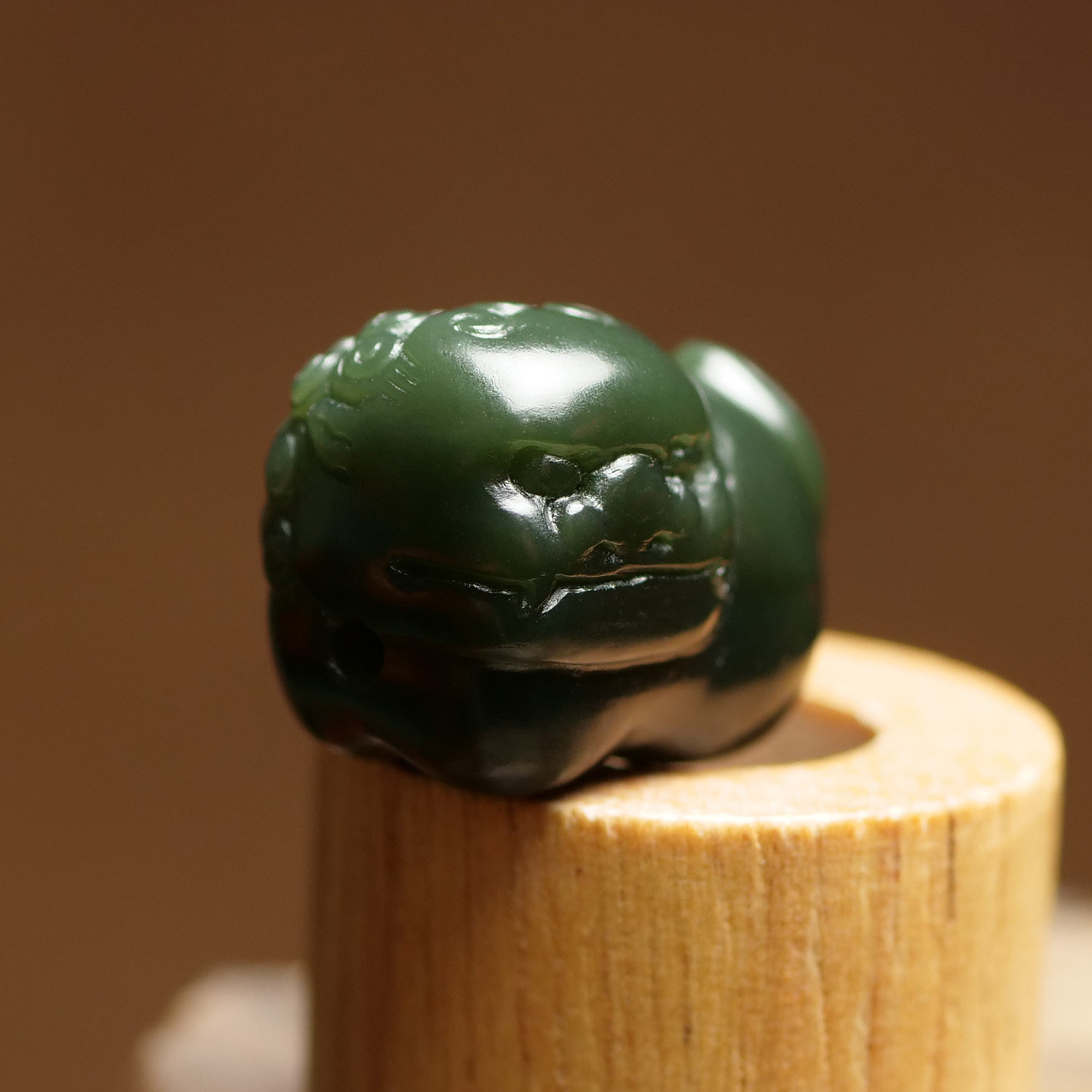 【现货】上海玉雕工作室雕刻 新疆和田玉 塔青料 唐风狮子 手链坠