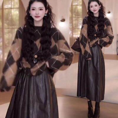 今年流行美拉德大码女士软糯套头毛衣高腰半身皮裙胖mm显瘦套装裙