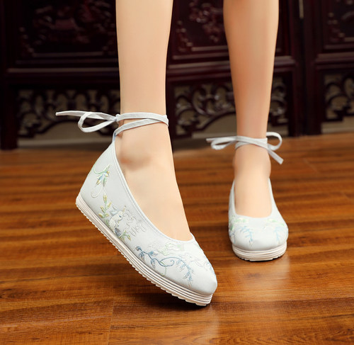 玉兔汉服鞋特价民族风