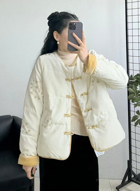 麻印女神7712新款复古立领刺绣手工盘扣收腰国风新中式保暖羽绒服