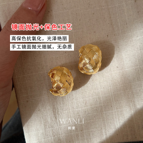 挽里轻奢金色拉丝编织耳钉