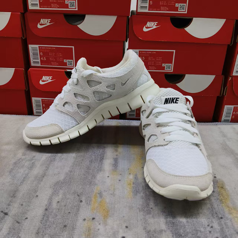 Nike耐克Free Run缓震回弹轻便透气织物运动休闲跑步鞋DM8915-101