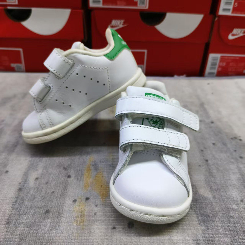 24-26码Adidas阿迪达斯实拍轻便魔术贴易穿脱防踢学步童鞋BZ0520